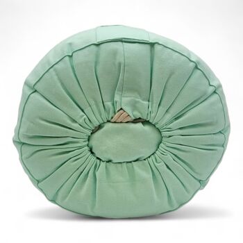 Coussin de méditation rond pistache bio avec broderie Om 3