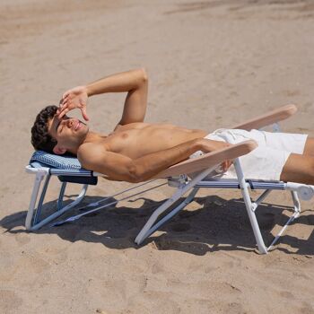 Chaise pliante inclinable, tête et accoudoirs rembourrés à trous, rayures bleues 9