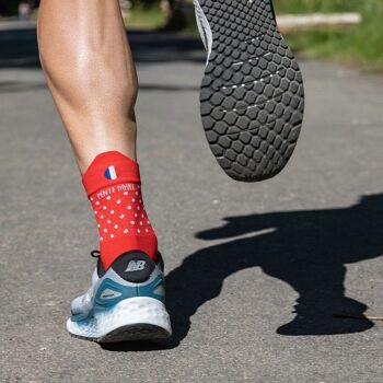 La rouge à gommettes bleues - chaussettes de course à pied 2