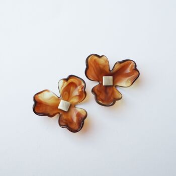 Boucles d'oreilles florales Maxi Bloom en ocre 4
