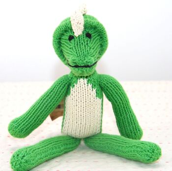 Peluche crocodile fait main à longues pattes - Doudou éco-responsable en coton bio - MAXIME - Kenana Knitters 20