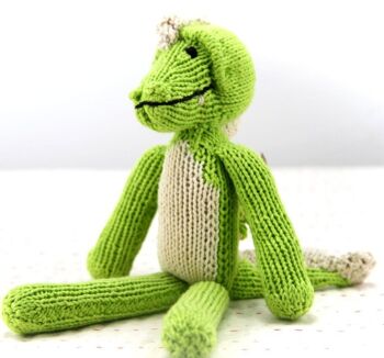 Peluche crocodile fait main à longues pattes - Doudou éco-responsable en coton bio - MAXIME - Kenana Knitters 25