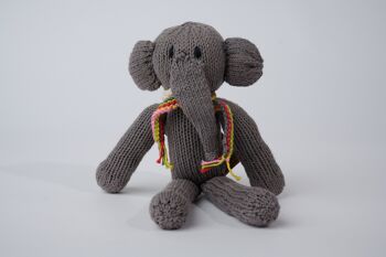 Peluche éléphant à longues pattes - Doudou éco-responsable en coton bio - MARGE - Kenana Knitters 5