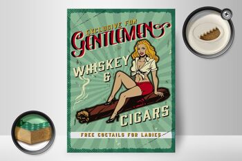 Panneau en bois indiquant Pinup Exclusive Gentleman Whiskey 30x40cm 2