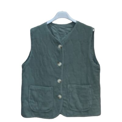 Buttoned sleeveless vest