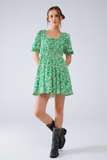 robe courte à imprimé fleuri avec dos froncé en vert 3