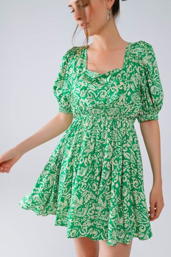 robe courte à imprimé fleuri avec dos froncé en vert 5