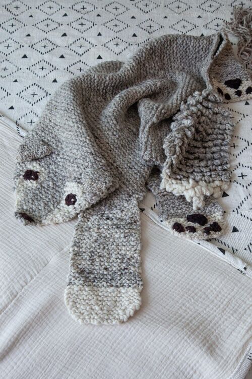 Gray wolf rug in eco-responsible organic wool - WOOLFY - Kenana Knitters