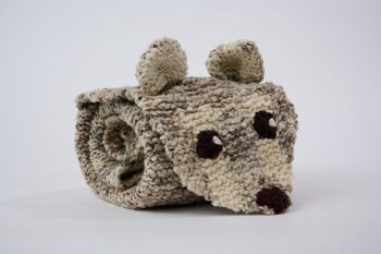 Tapis loup gris en laine biologique éco-responsable - WOOLFY - Kenana Knitters 3