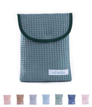 Sac organisateur de couches et lingettes pour bébé, tissu gaufré 100% coton, fermeture velcro rapide, pratique et élégant. 4