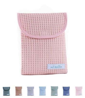 Sac organisateur de couches et lingettes pour bébé, tissu gaufré 100% coton, fermeture velcro rapide, pratique et élégant. 16