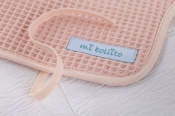 Matelas à langer portable, pliable et imperméable. Tissu 100% coton gaufré. Facile à ranger dans le sac de la maman. Idéal pour un cadeau de naissance. 19