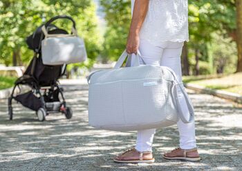 Sac de maternité bandoulière pour poussette et hôpital. Sac organisateur de grande capacité pratique et élégant. Produit fabriqué en Espagne. 49