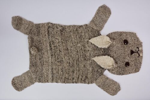 Gray rabbit rug in eco-responsible organic wool - PETER - Kenana Knitters