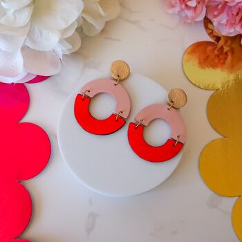 Boucles d'oreilles créoles en cuir rose, rouge & doré 6