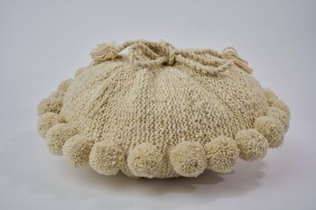 Coussin rond fait main avec pompons en pure laine mérinos - BONBONSI - Kenana Knitters 14