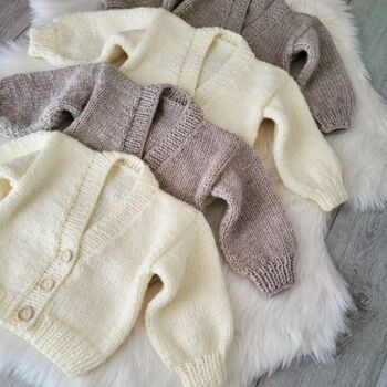Collection de cardigans courts unisexes tricotés à la main 4