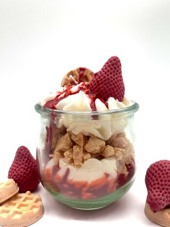 Bougie dessert « Gaufre aux fraises » Parfum glace à la fraise - Bougie parfumée en pot - Cire de soja 8