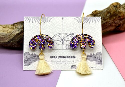 Boucles d'oreilles fleur en résine violet et or avec paillettes