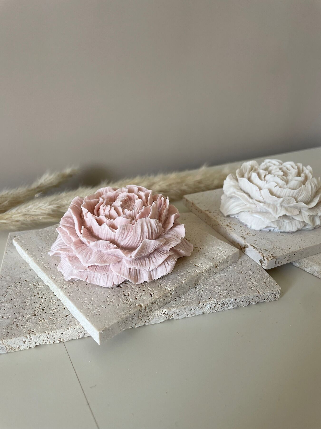 Peonia decorativa in resina - senza profumo