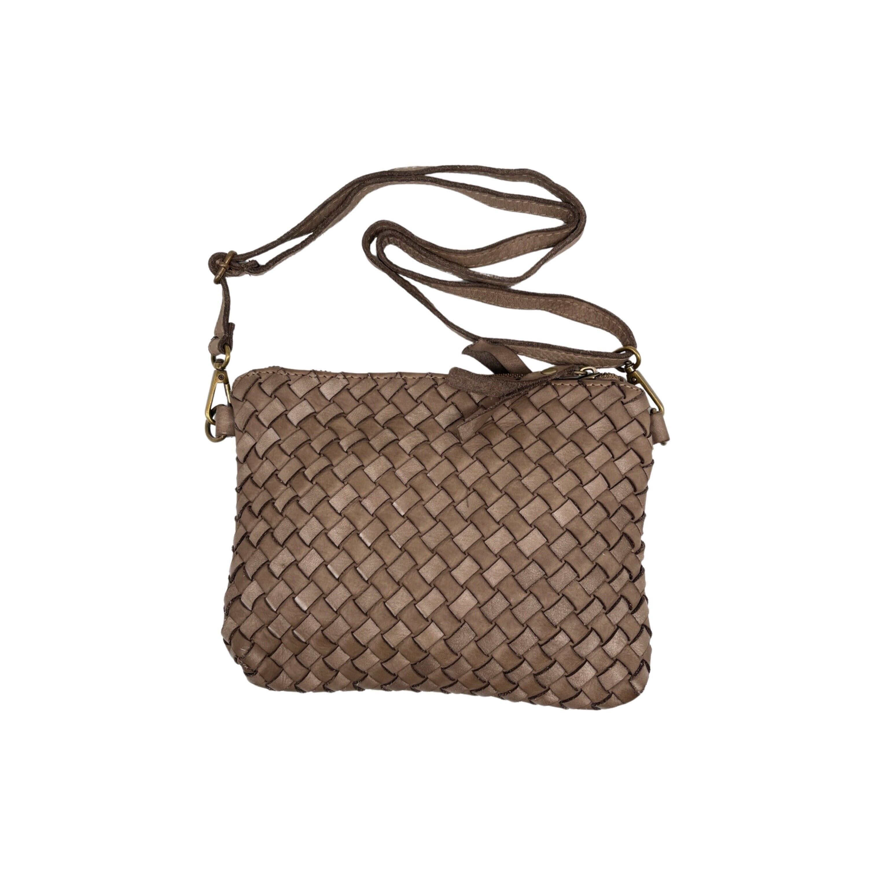 TASCHE AUS GEWASCHTEM SARAS-LEDER IN TAUPE