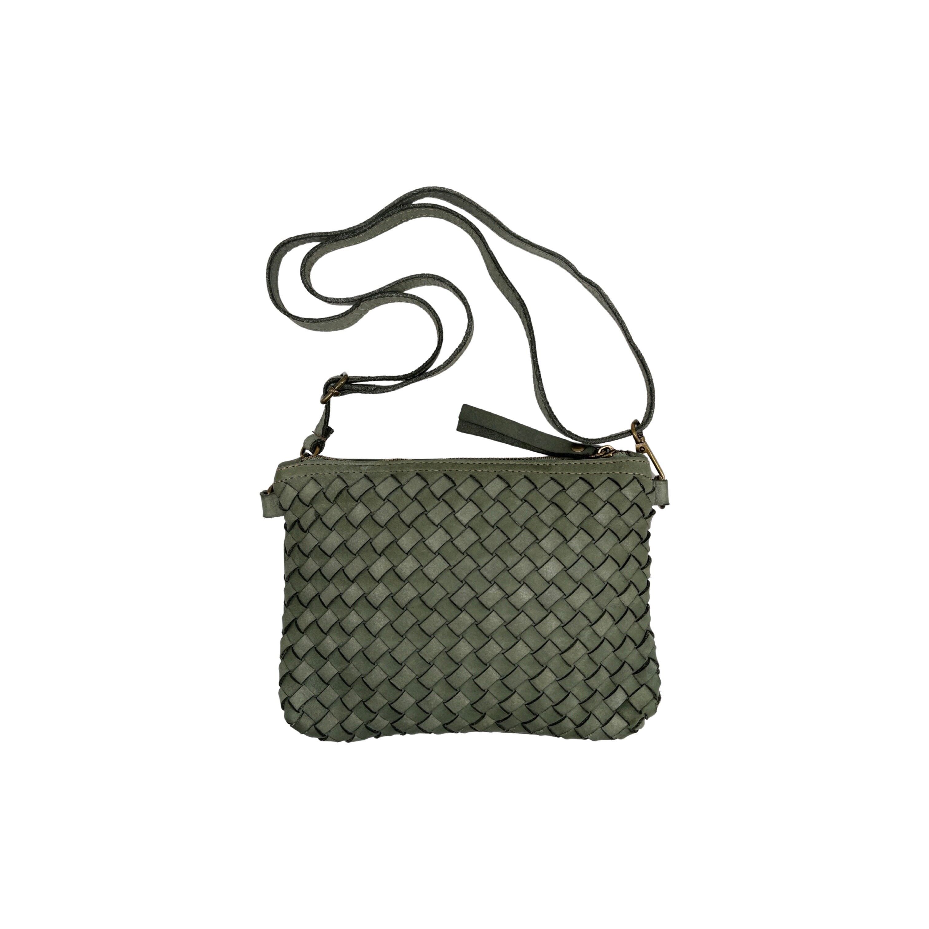 BORSA IN PELLE VERDE SARAS LAVATA