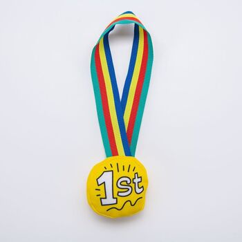 Jouet en peluche grinçant portable Médaille d'or WufWuf 1