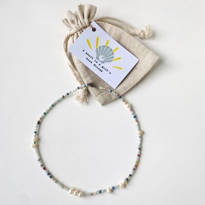 Halskette im Boho-Stil mit natürlichen Süßwasserperlen