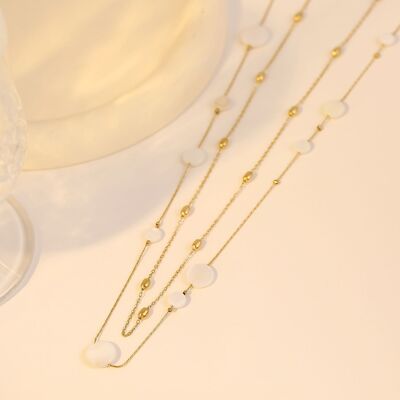 Double chain necklace with mother-of-pearl and pearls