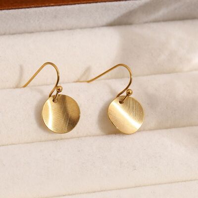 Round brushed gold earrings