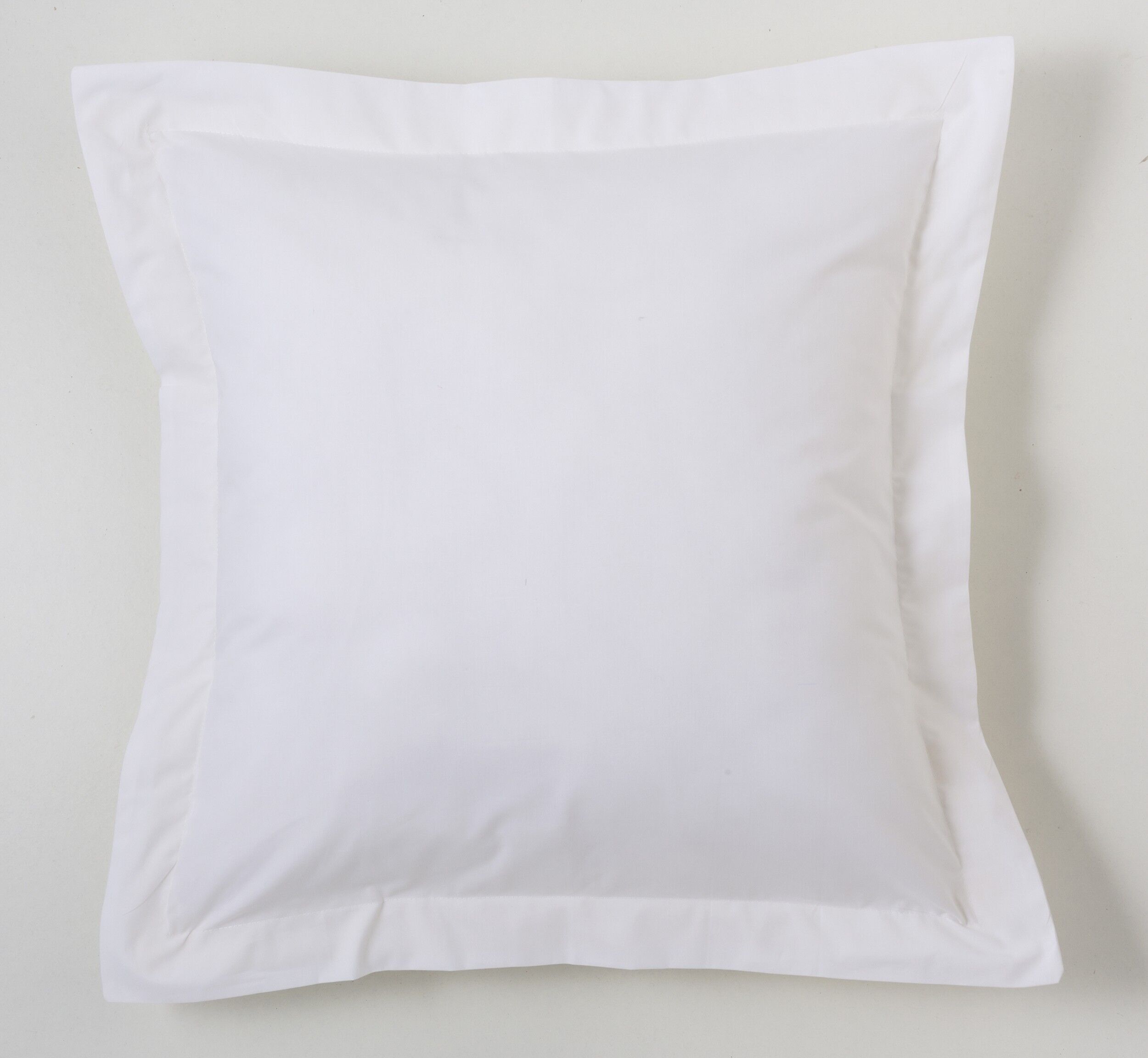 Funda de cojín color blanco - 55x55 cm - 50% algodón / 50% poliéster - 144 hilos. Gramage: 115