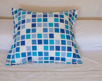 Housse de coussin imprimé carré bleu - mesure 50x75 + 5 cm. - 50% coton / 50% polyester - 144 fils