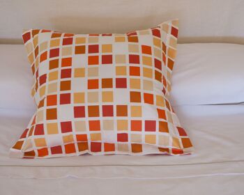 Housse de coussin imprimé carré couleur terre - mesure 50x75 + 5 cm. - 50% coton / 50% polyester - 144 fils