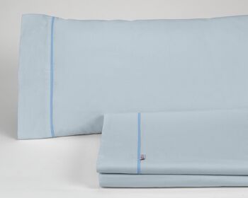 Parure de draps unis bleu clair - Lit 135/140 (3 pièces) - 50% coton / 50% polyester - 144 fils. Poids : 115 1