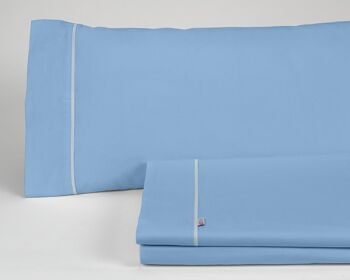 Parure de draps uni bleu clair - Lit 180 (4 pièces) - 50% coton / 50% polyester - 144 fils. Poids : 115 1