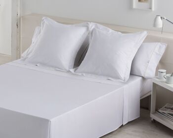 Parure de draps unis blanc - Lit 135/140 (3 pièces) - 50% coton / 50% polyester - 144 fils. Poids : 115 5