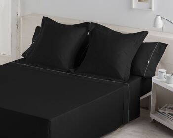 Parure de draps unis noirs - Lit 105 (3 pièces) - 50% coton / 50% polyester - 144 fils. Poids : 115 5