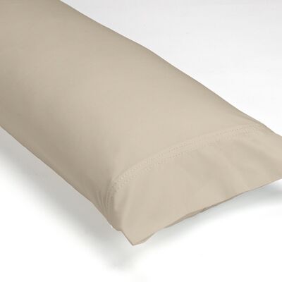 Pack de 2 fundas de almohada de algodón orgánico color topo. Acabado en doble pespunte.
