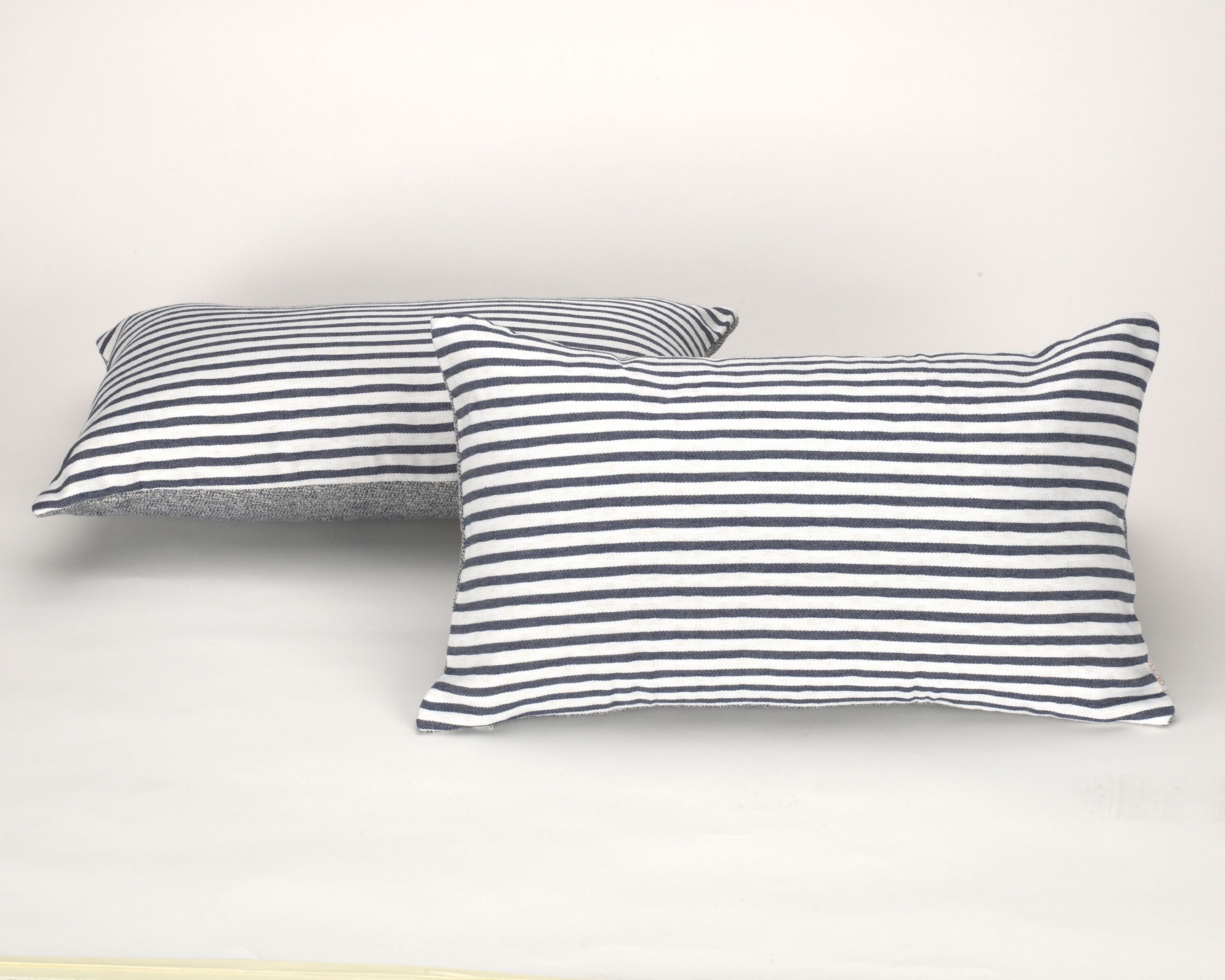 Packung mit 2 blauen Jaca-Kissenbezügen. K82