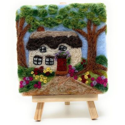Mini capolavoro: Crafty Cottages - Kit per feltro ad ago per cottage con tetto in paglia