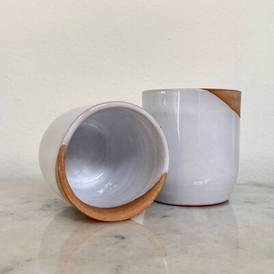 Weiße Kaffeetasse aus Keramik