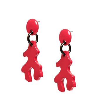 Boucle d'oreille abstraite en forme de corail laquée rouge. 2