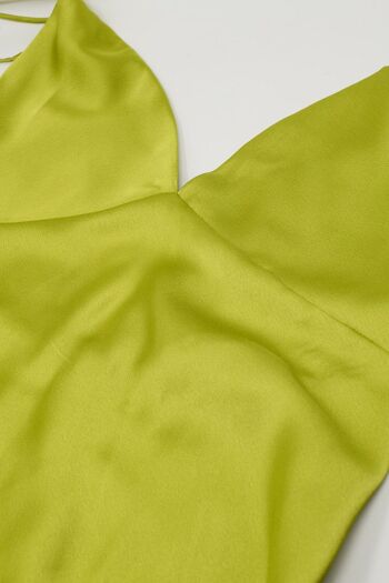 Robe longue en satin à bretelles fines en vert lime 6