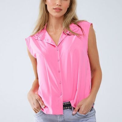 Blusa rosa sin mangas con botones y cuello mao