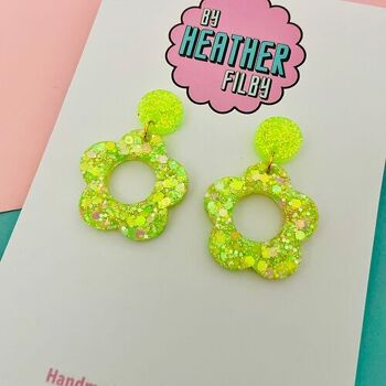 Boucles d’oreilles à paillettes de fleurs style années 60 vert lime 2