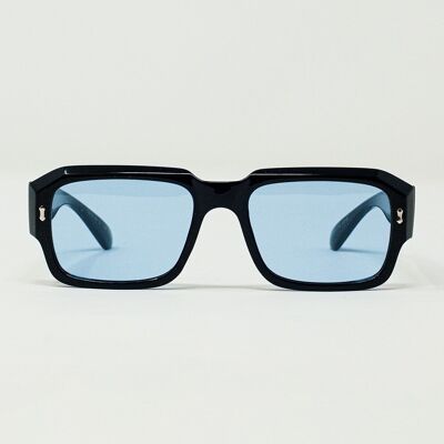 Rechteckige Sonnenbrille mit schwarzem Rahmen und blauen Gläsern
