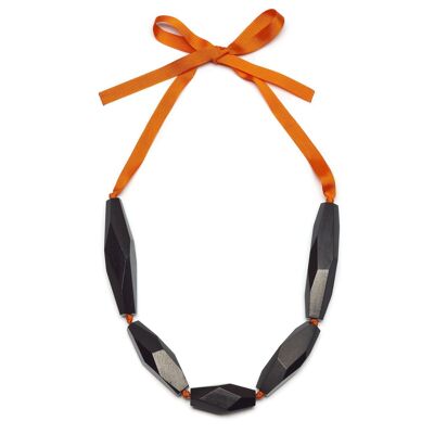 Collana in legno sfaccettato nero e arancio