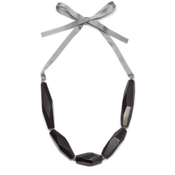 Collier bois noir et gris facetté 1