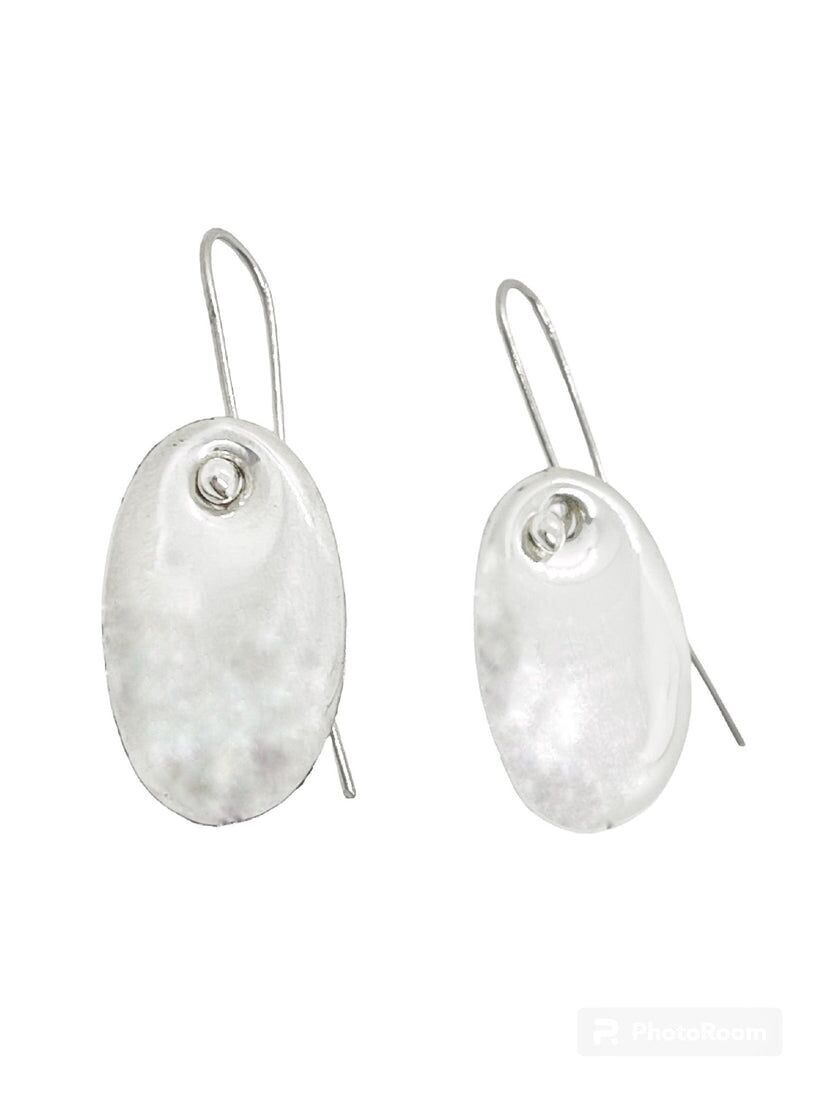 Orecchino d'argento unico con gancio in argento sterling e ovale