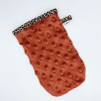 Terracota Water-Based Makeup Remover Glove